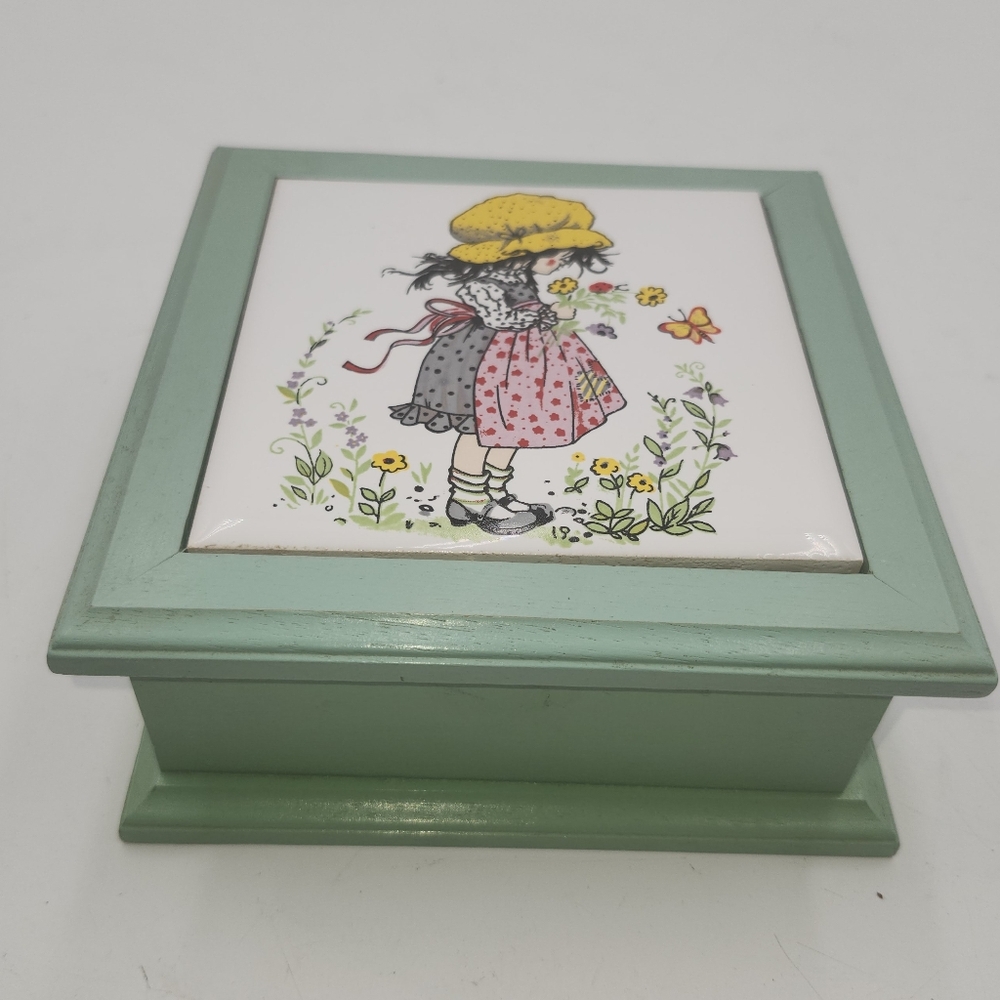 Vintage wood Holly Hobbie Tile Top Jewelry Trinket Box Felt Divided square